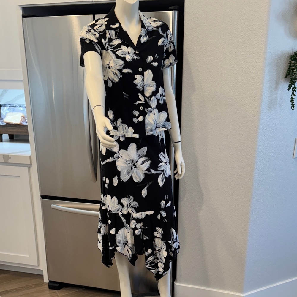 Jams World Black and White Floral Asymmetrical Skirt and Shirt Set